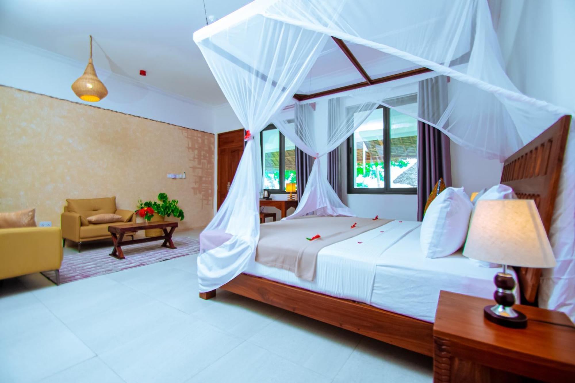 Manolo Resort *