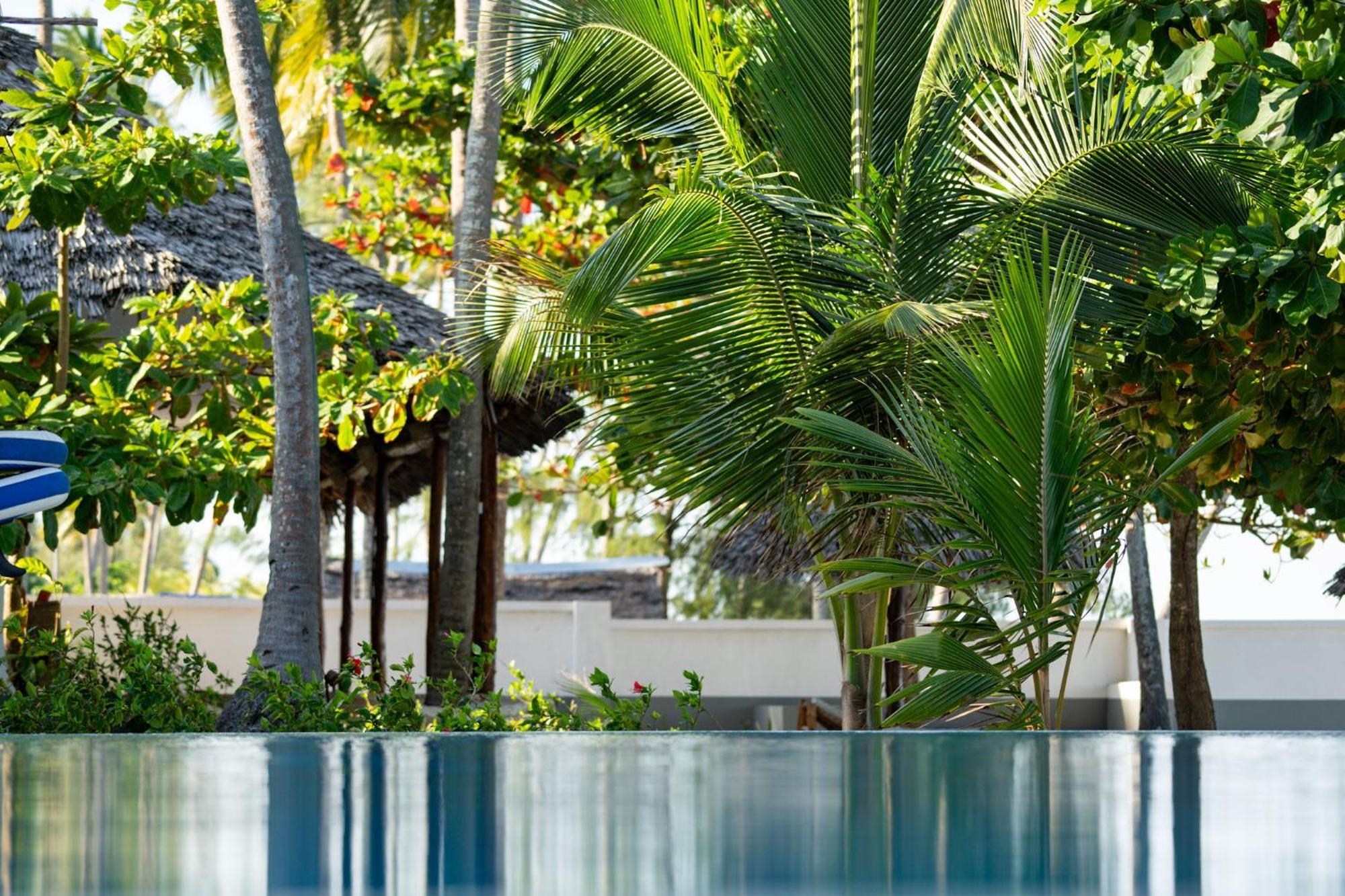 Manolo Resort *