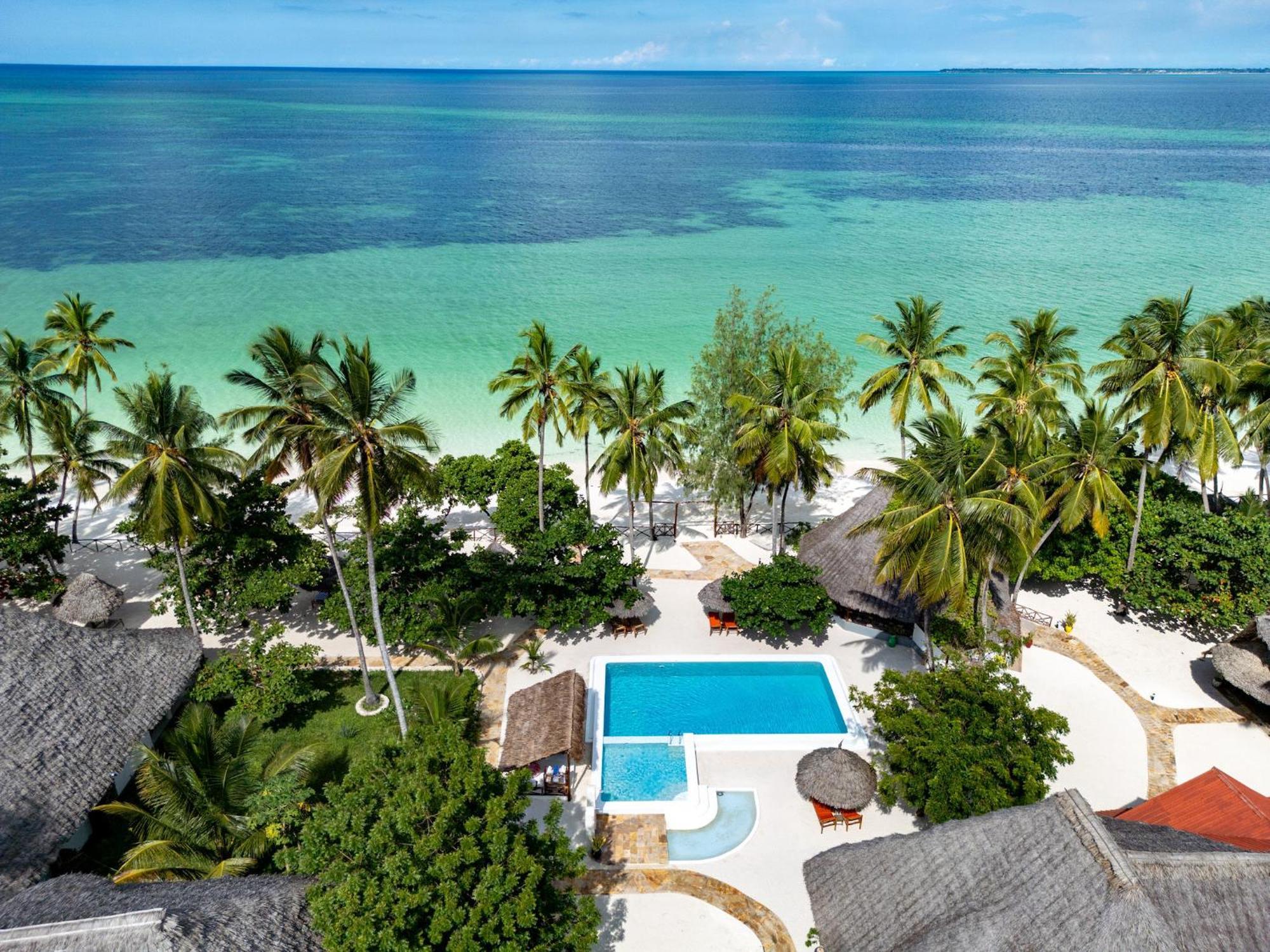 Manolo Resort Uroa